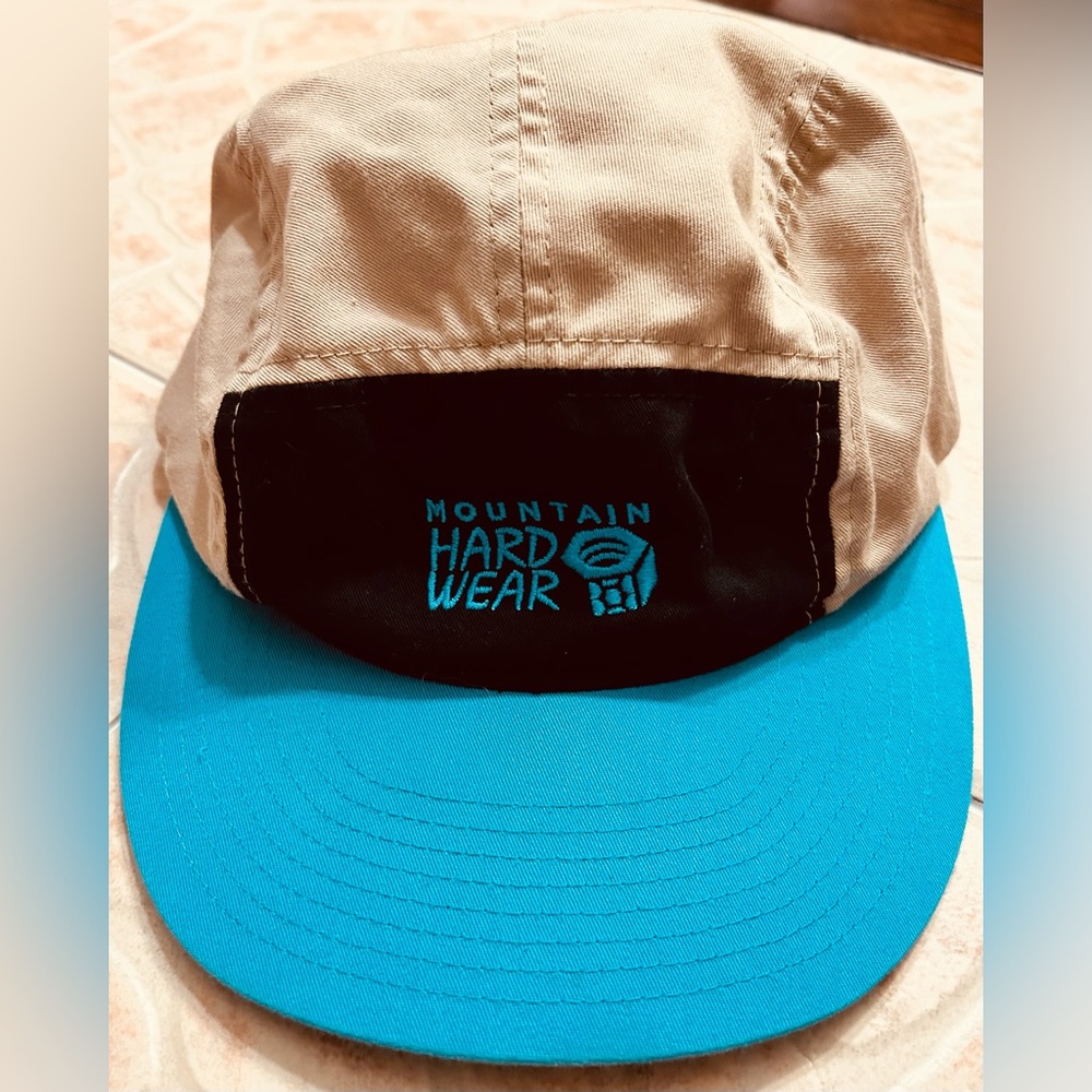 🚴‍♀️ Mountain Hardwear Cap